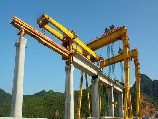 Köprü İnşaatı İçin Yüksek Hızlı Demiryolu 1000T Kirişli Başlatıcı Vinç