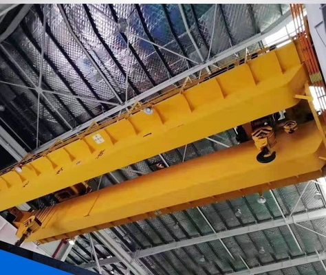 Depo Lojistik Köprüsü Elektrikli kaldırma ile 50 ton 10 tonluk çift bantlı vinç
